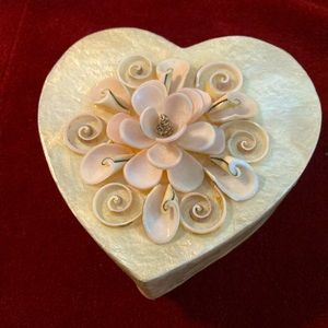 Vintage Capiz Heart Shaped Trinket/Jewelry Box with Seashell Flower